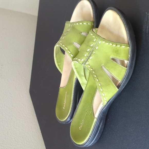 Sandals - Picture 2 of 4